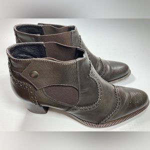 Rare Diane B. Milano Women's Chocolate  Button Side Whip Boots Sz 6.5  Exc, Cond